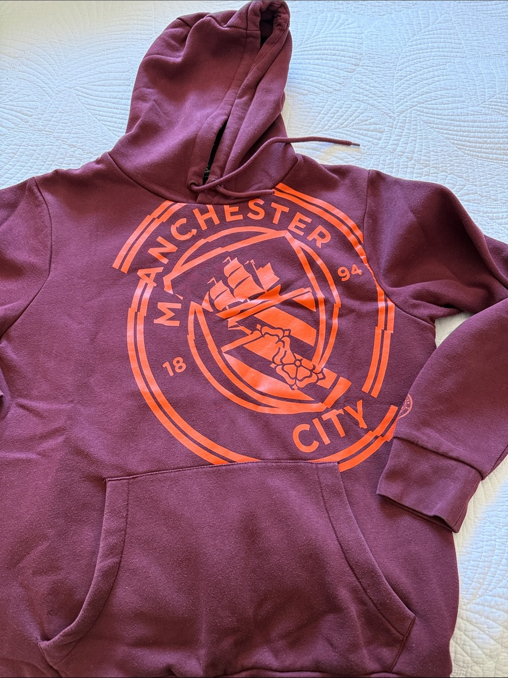 Manchester City (Official) Maroon Men’s Hoodie with Orange Crest